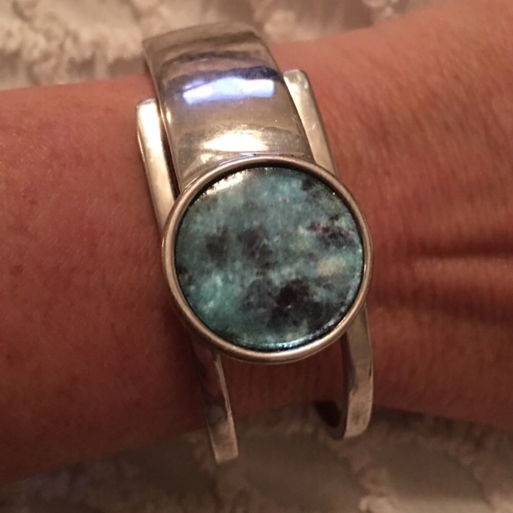 KENNETH COLE Silver & Blue Bracelet! - Picture 4 of 16